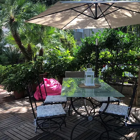 Villa Savina Appartamenti * Риччоне